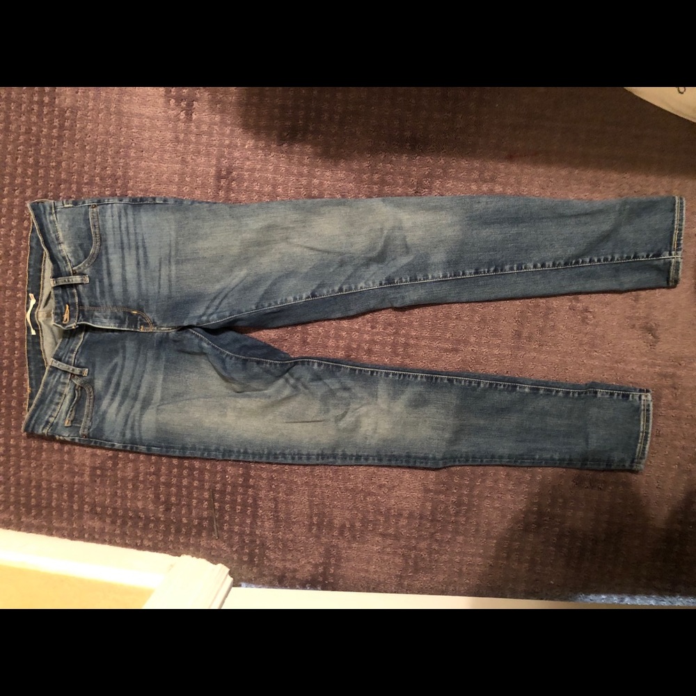 Levi’s 711 skinny jeans